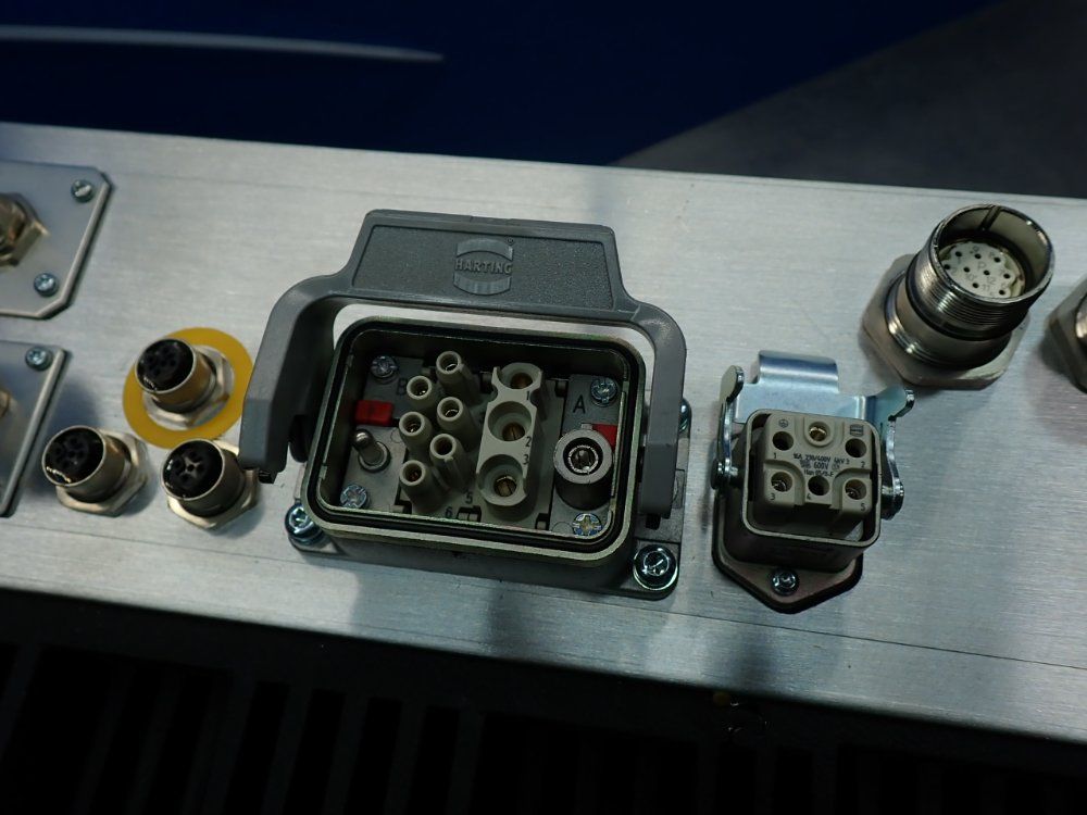 Sew Servodrive Movipro Drive And Application Controller - Phc21a-a075m1-e31a-00