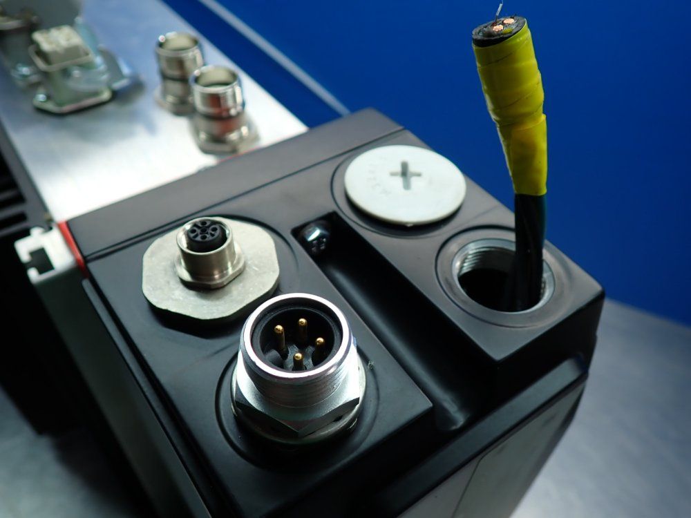 Sew Servodrive Movipro Drive And Application Controller - Phc21a-a075m1-e31a-00