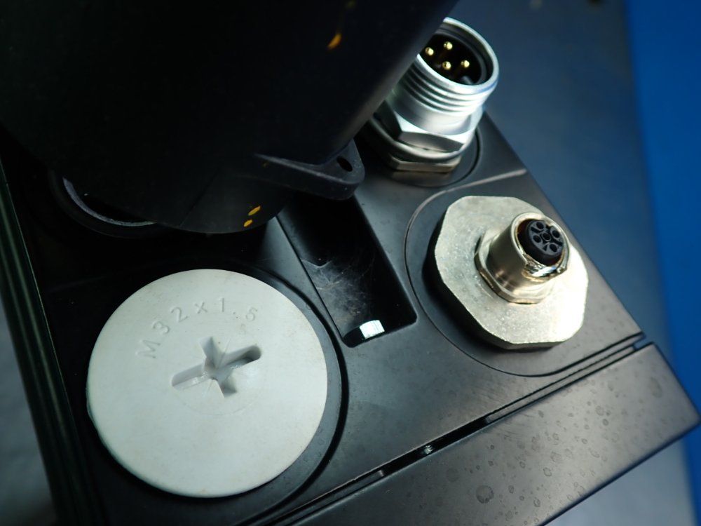 Sew Servodrive Movipro Drive And Application Controller - Phc21a-a075m1-e31a-00