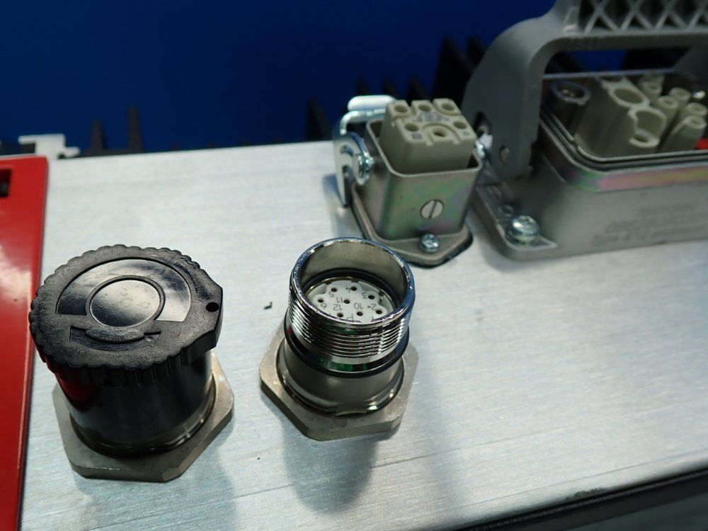 Sew Servodrive Movipro Drive And Application Controller - Phc21a-a075m1-e31a-00