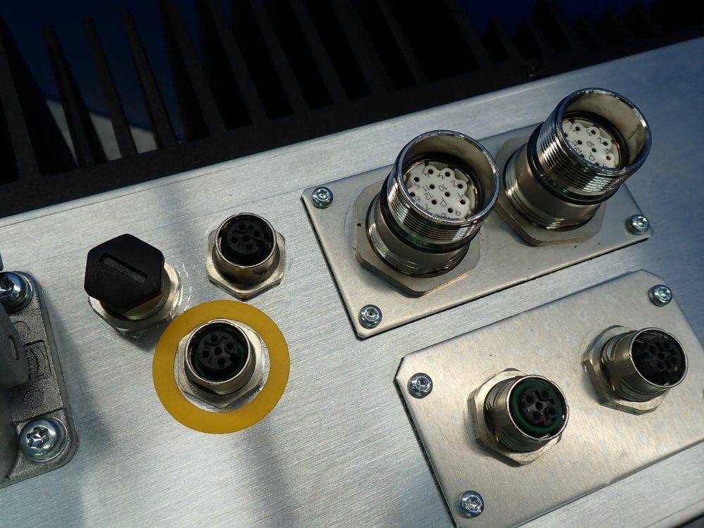 Sew Servodrive Movipro Drive And Application Controller - Phc21a-a075m1-e31a-00