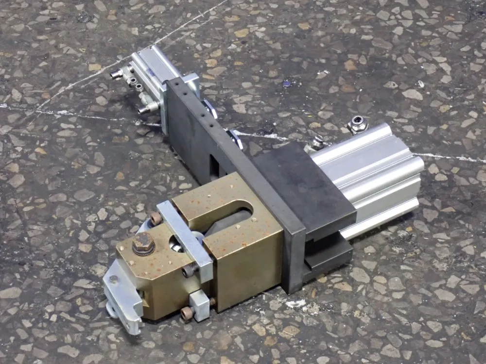 Smc Compact Cylinder - Cq2b32tf-75dcmz