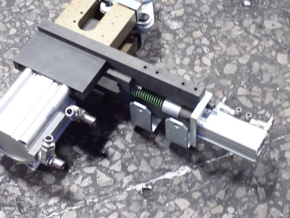 Smc Compact Cylinder - Cq2b32tf-75dcmz