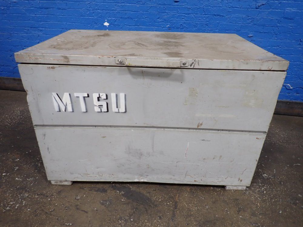 Knaack 48"x30"x27" Storage Chest