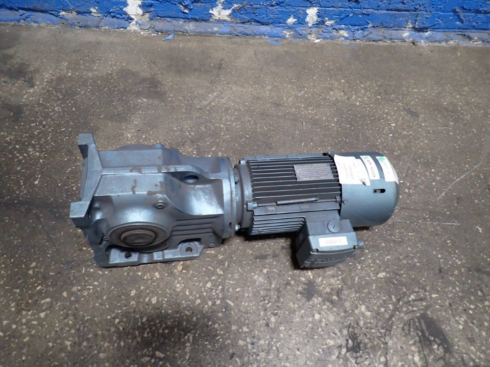 Sew-eurodrive 5 Hp Gear Drive - 850200214.06.06.001