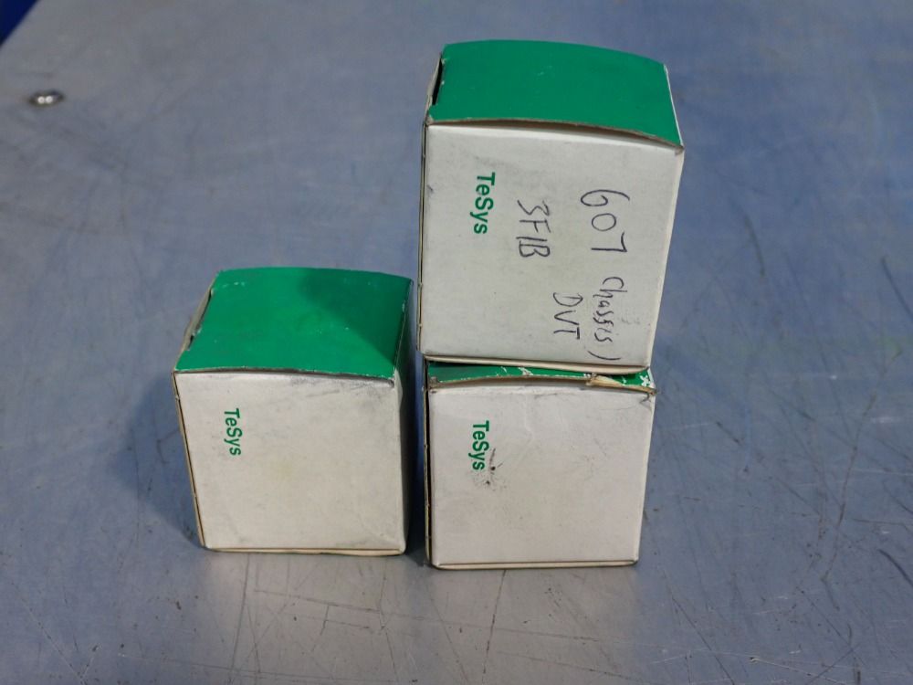 Schneider Electric Telemecanique Auxiliary Contact Block, Qty: 3 - Ladn31