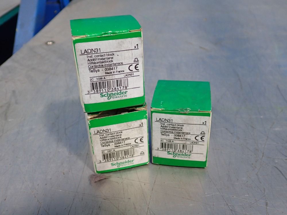 Schneider Electric Telemecanique Auxiliary Contact Block, Qty: 3 - Ladn31