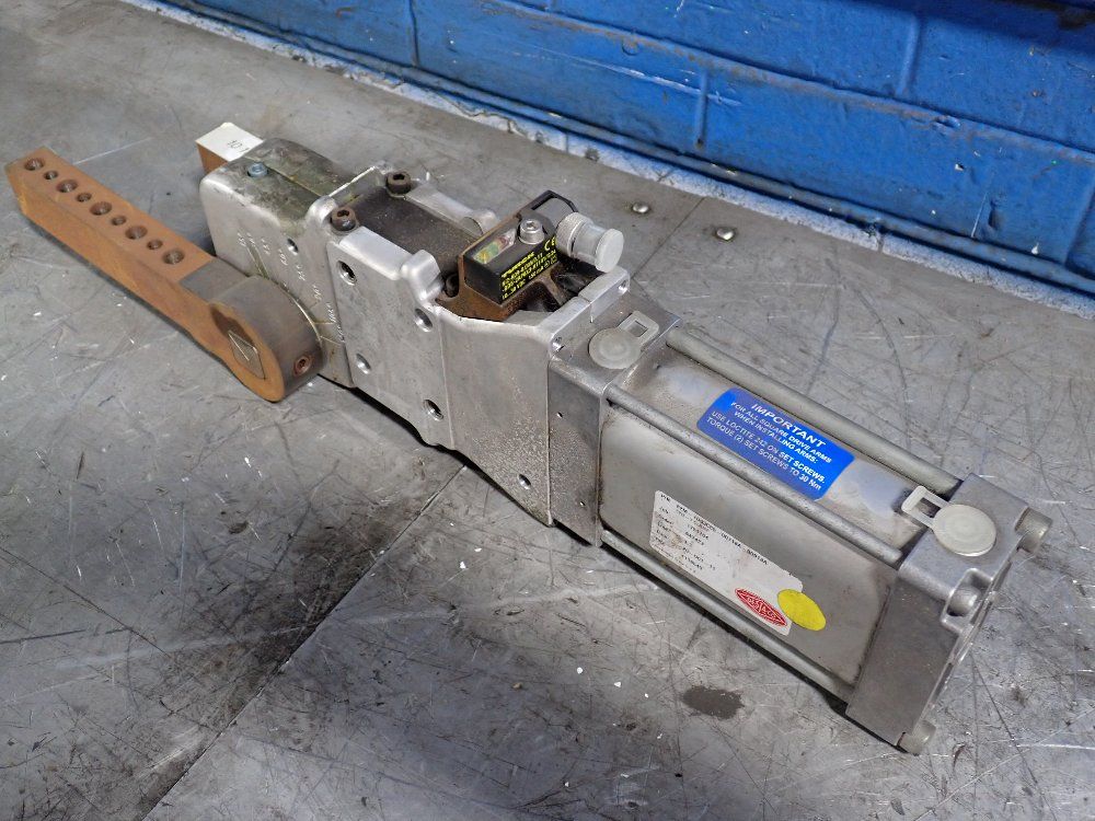 De Sta Co Pneumatic Clamp - 82m-7 Clamp