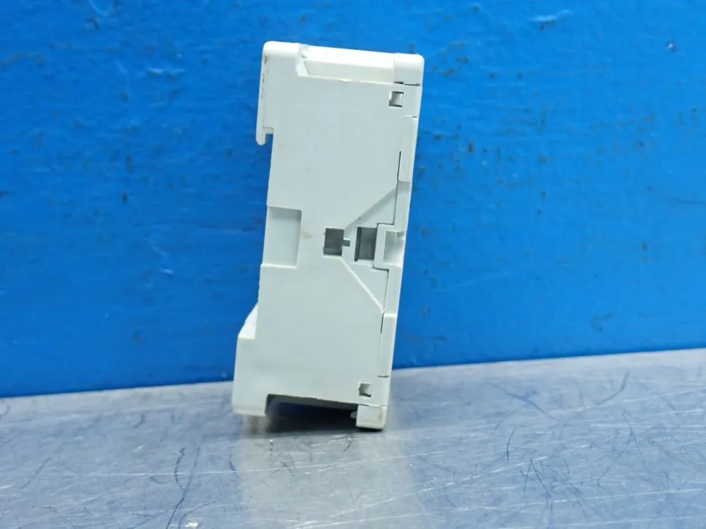 Allen Bradley 300vac Relay Socket 11-pin - 700-hn101