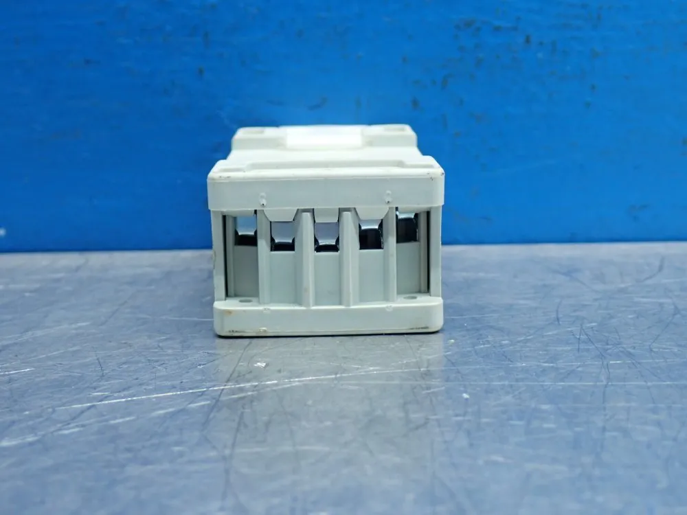 Allen Bradley 300vac Relay Socket 11-pin - 700-hn101