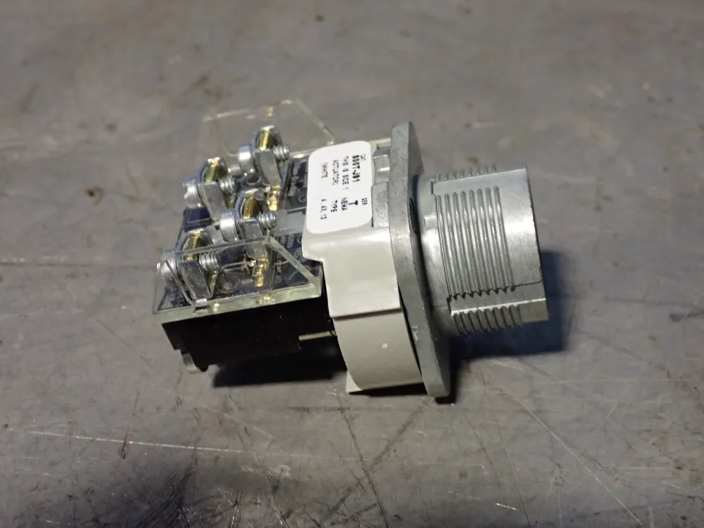 Allen-bradley Selector Switch - 800t-j91a