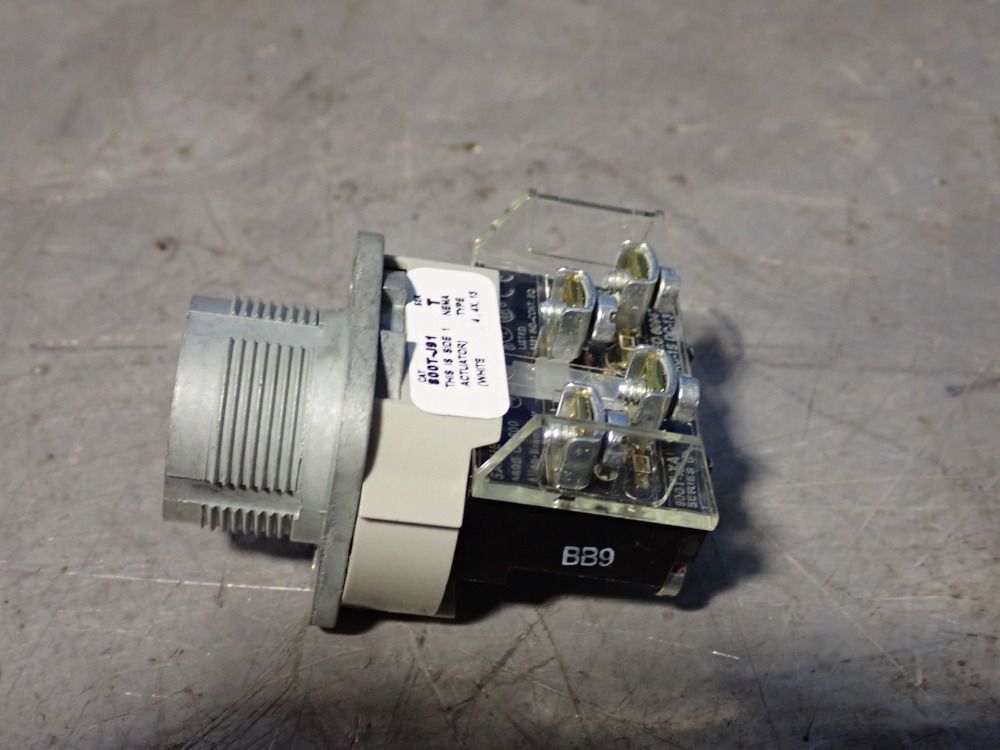 Allen-bradley Selector Switch - 800t-j91a