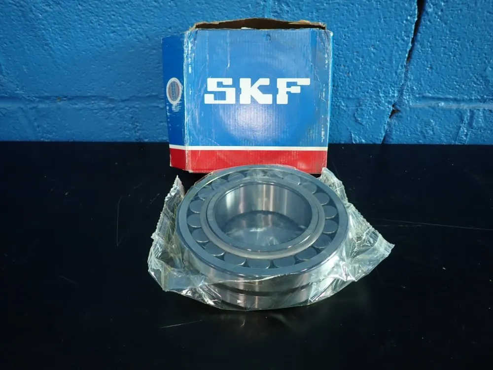 Skf 7" X 1 1/2" Roller Bearing - 22220e