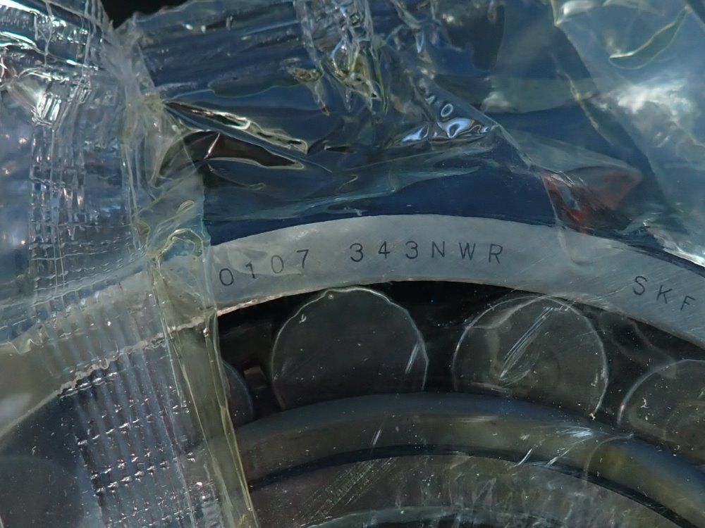 Skf 7" X 1 1/2" Roller Bearing - 22220e