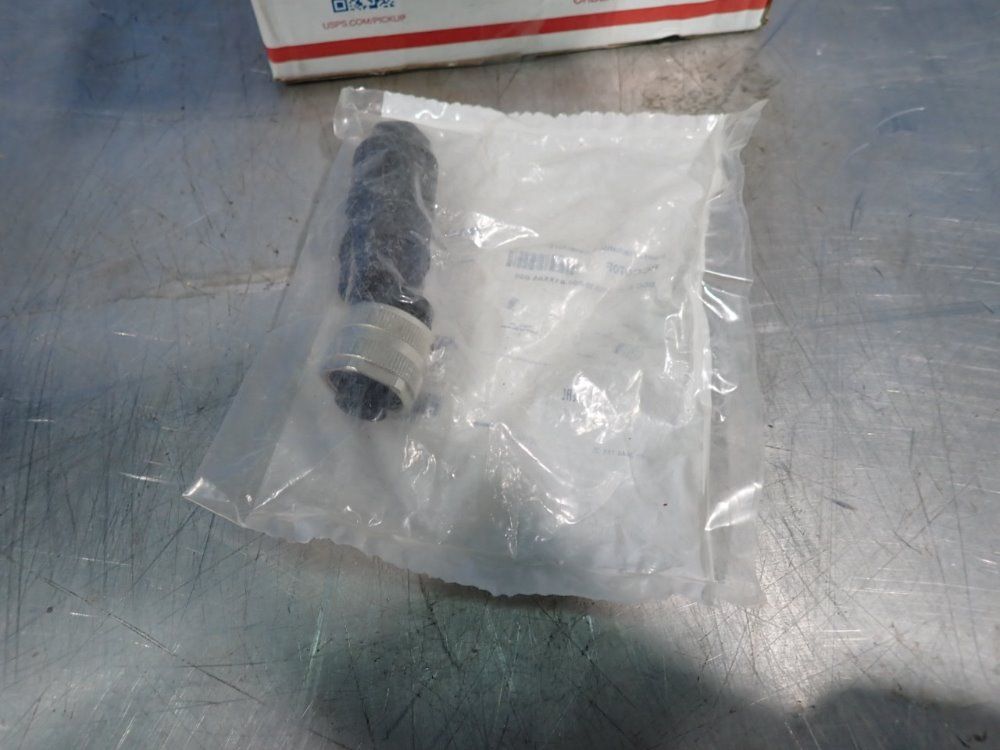 Balluff Lot Of 16 Field Attachable Connectors - Bcc070f