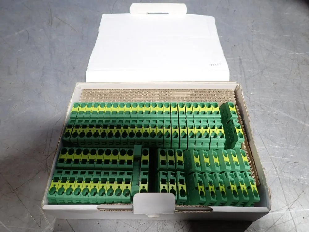Allen Bradley Lot Of 44 Terminal Blocks - 1492-lg6