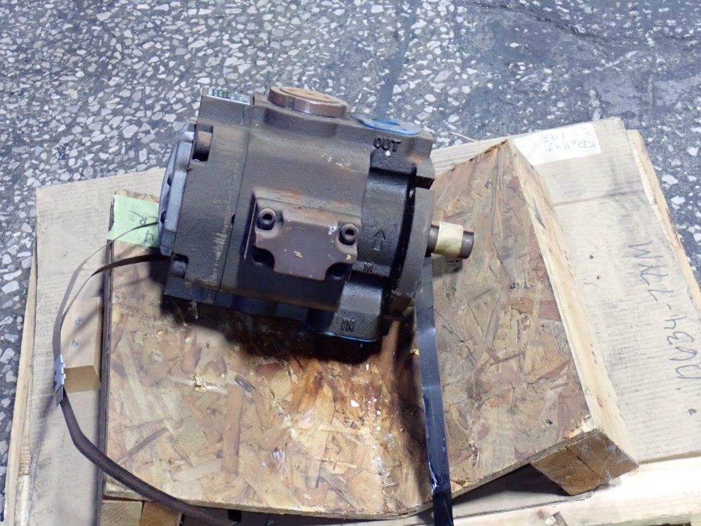 Bosch Hydraulic Pump - 0513800417