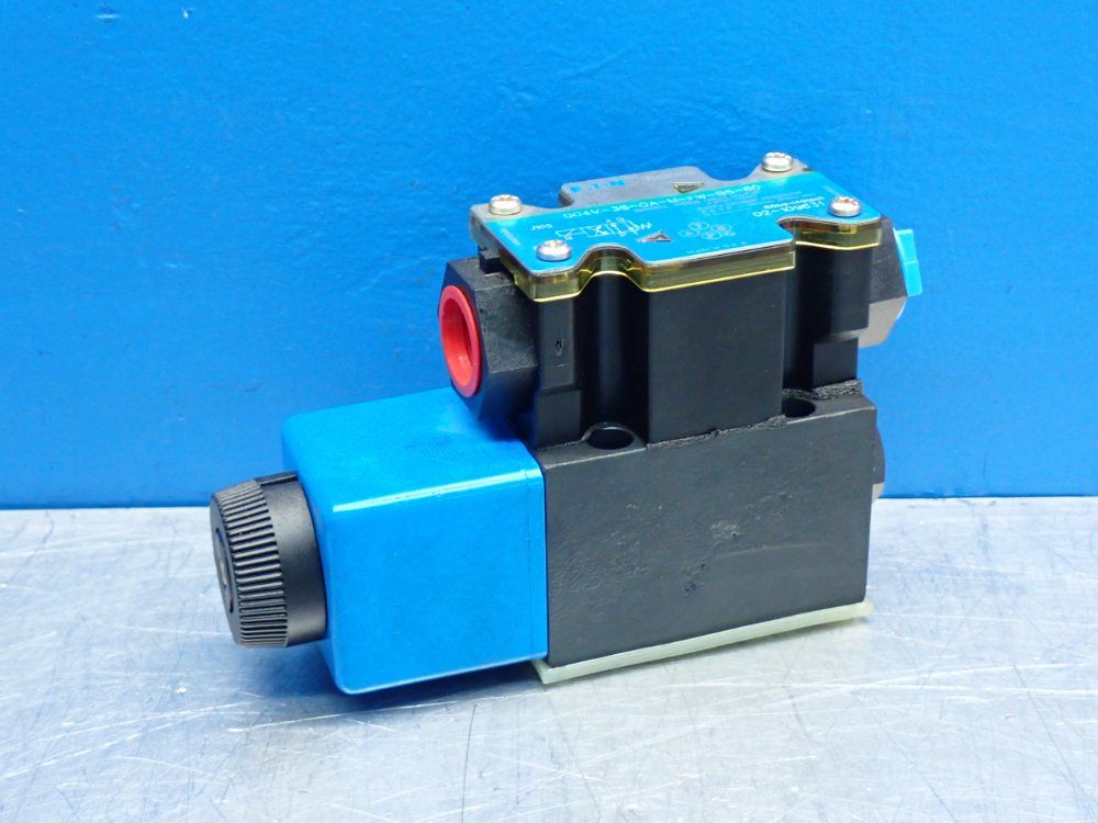 Eaton Solenoid Operated Directional Control Valve - Dg4v-3s-0a-m-f-fw-b5-60