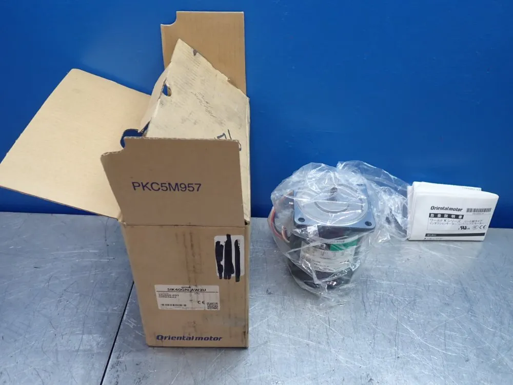 Oriental Motor 1/19hp Induction Motor - 5ik40gn-aw2u