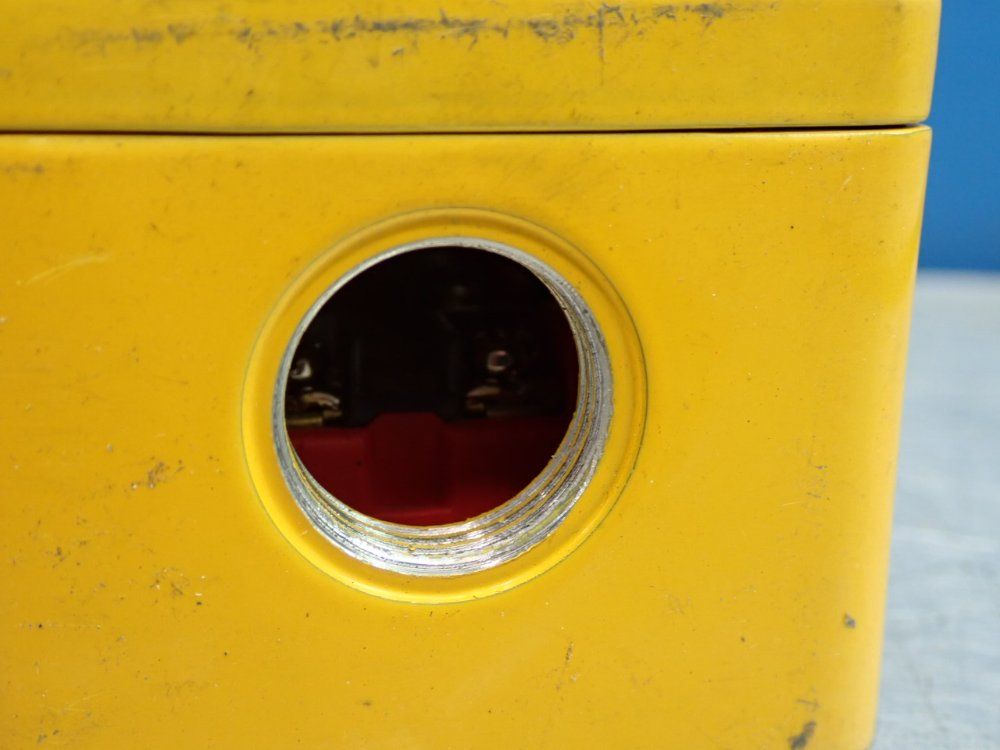 Allen Bradley Cable Pull Switch - 440e-lrnc400