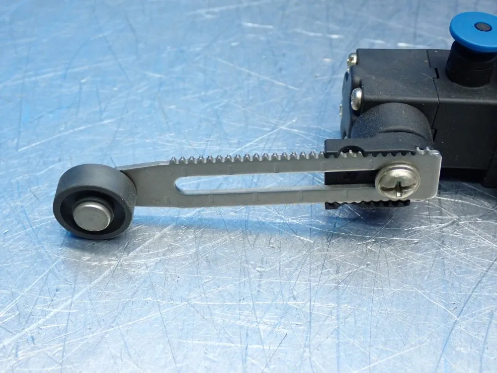 Omron Oil-resistant Limit Switch - D4n-4a2gr-npt