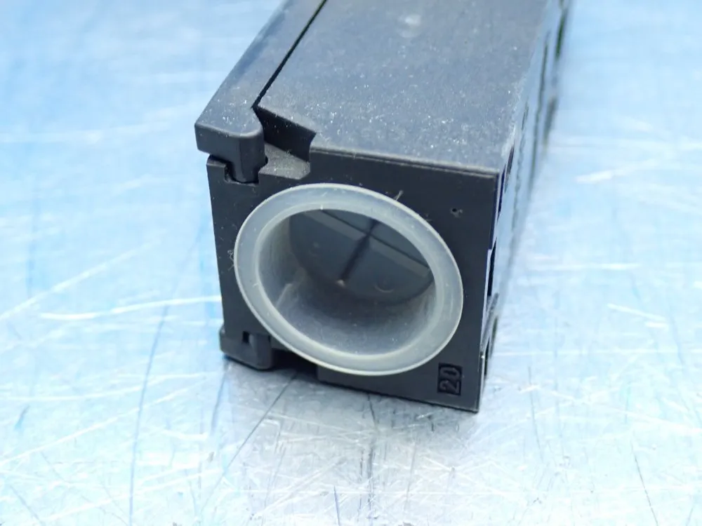 Omron Oil-resistant Limit Switch - D4n-4a2gr-npt