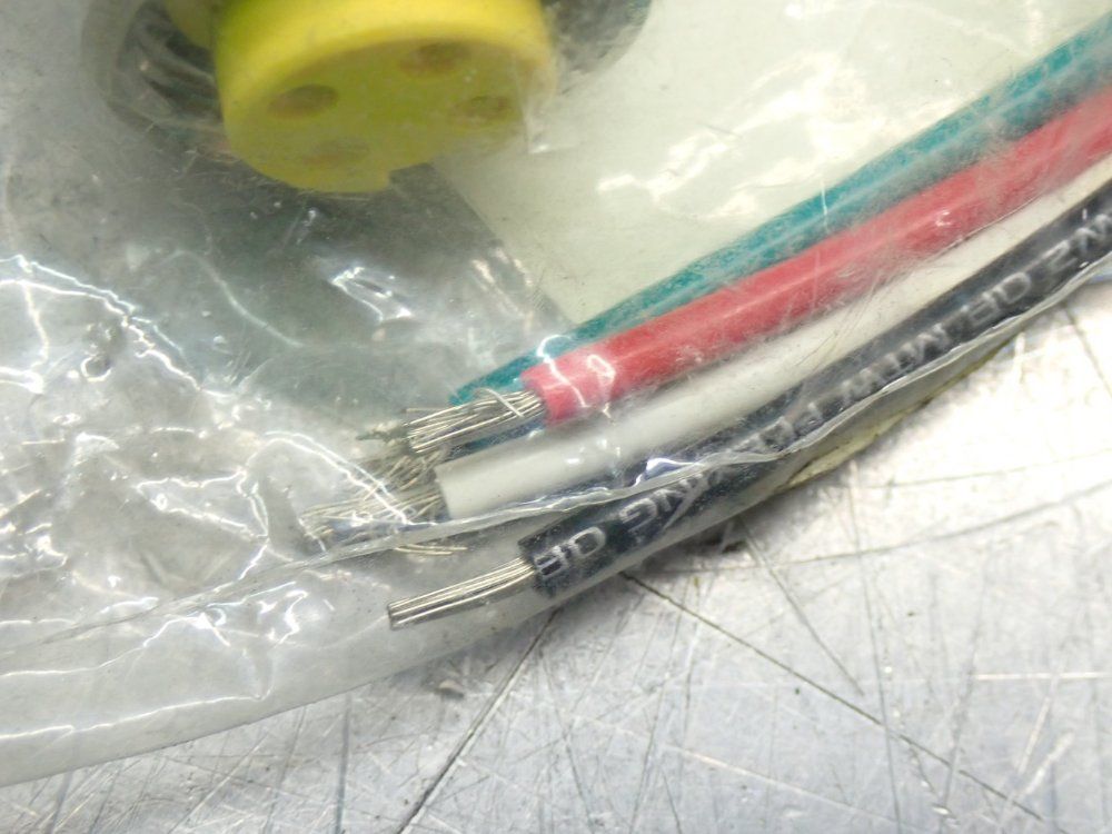 Allen Bradley Mini Receptacle 4-pin - 888n-d4af1-1f