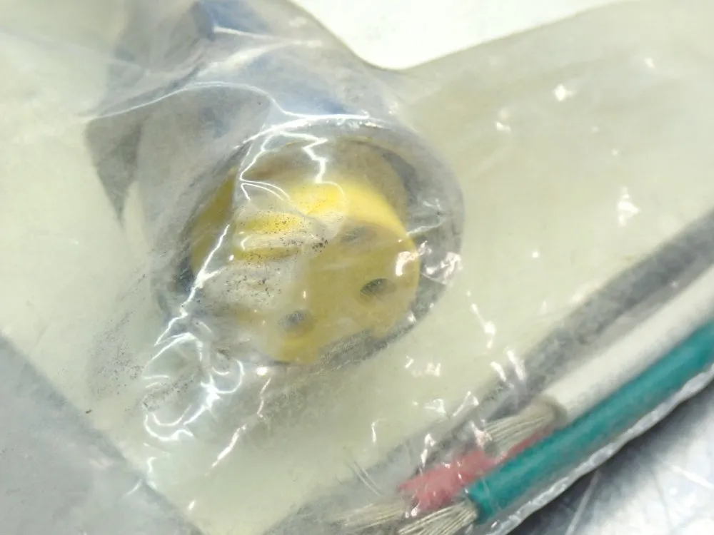 Allen Bradley Mini Receptacle 4-pin - 888n-d4af1-1f