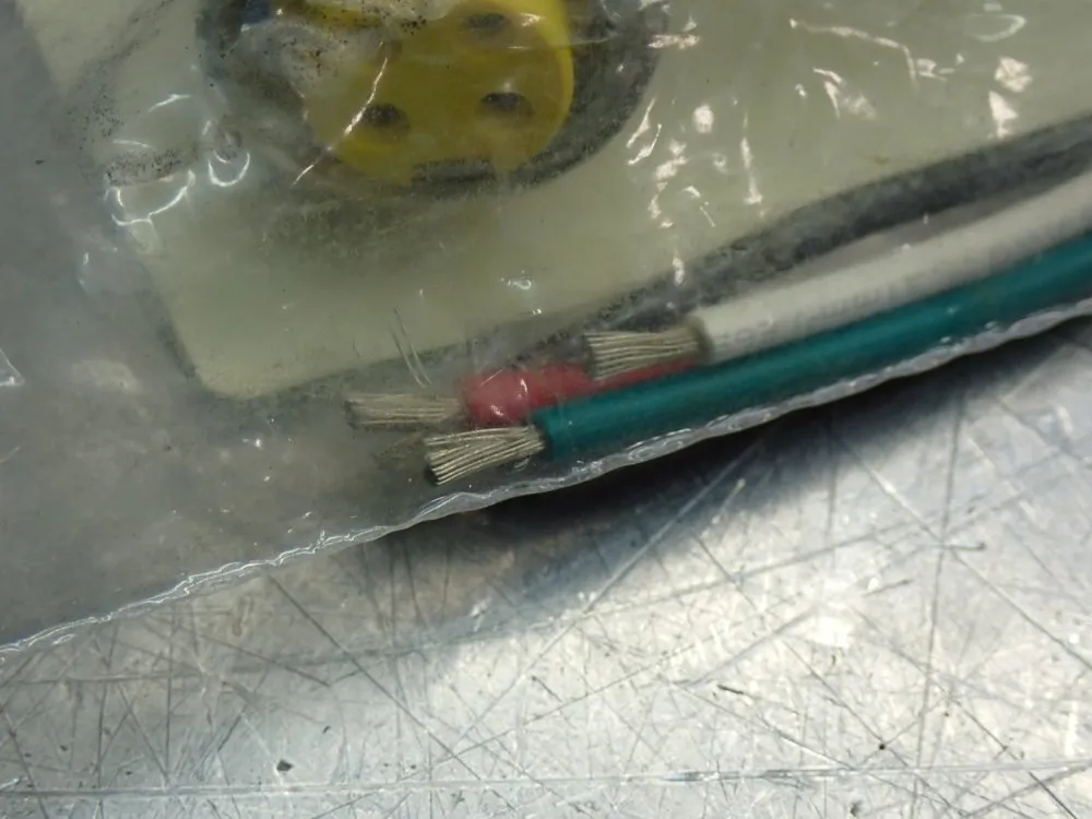 Allen Bradley Mini Receptacle 4-pin - 888n-d4af1-1f