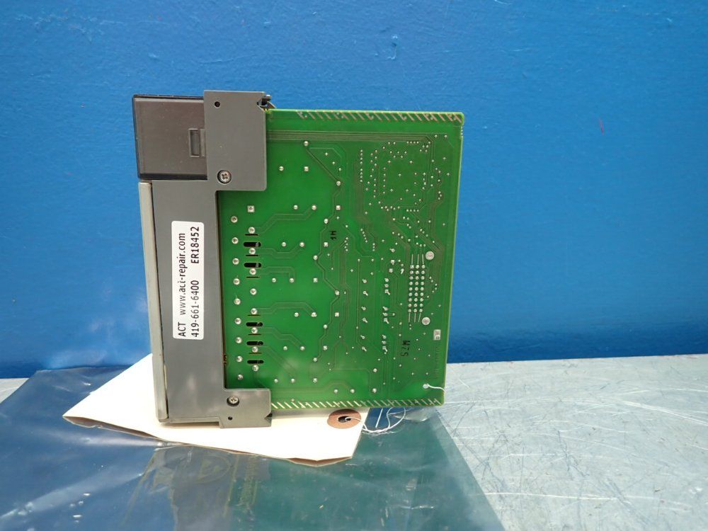 Allen Bradley Digital Output Module - 1746-ox8