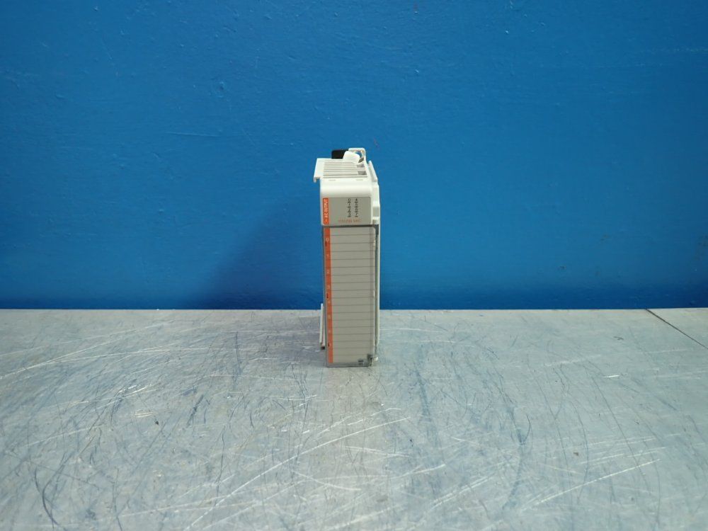 Allen Bradley Compact I/o Ab Relay Output Module - 1769-oa8