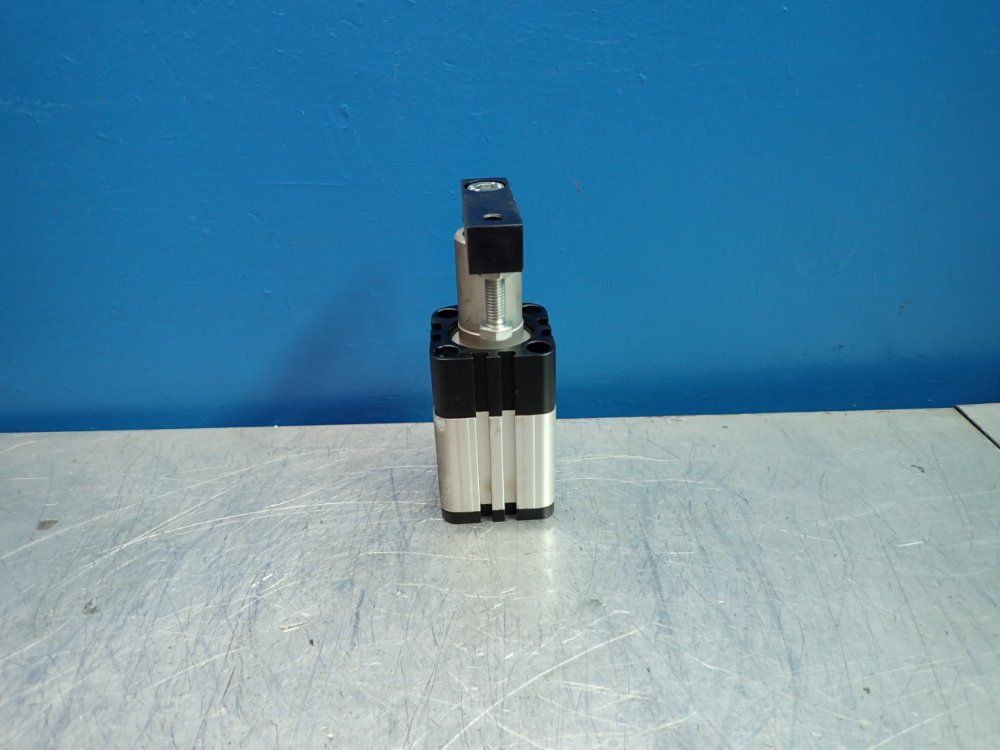 Parker Pneumatic Clamp - P1m040khlmc6m20