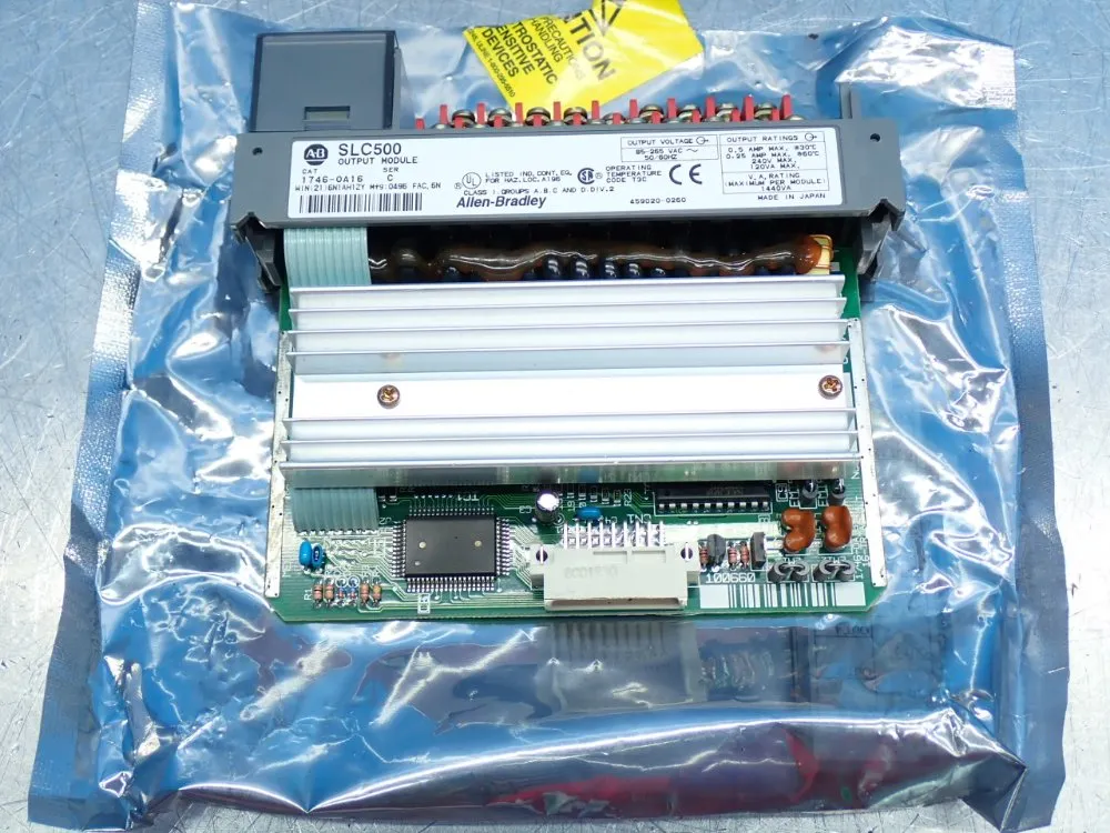 Allen Bradley Ac Output Module - 1746-oa16