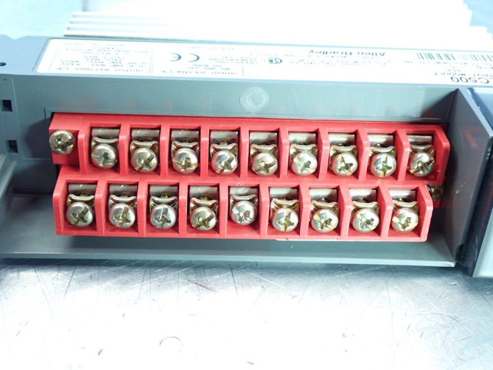 Allen Bradley Ac Output Module - 1746-oa16