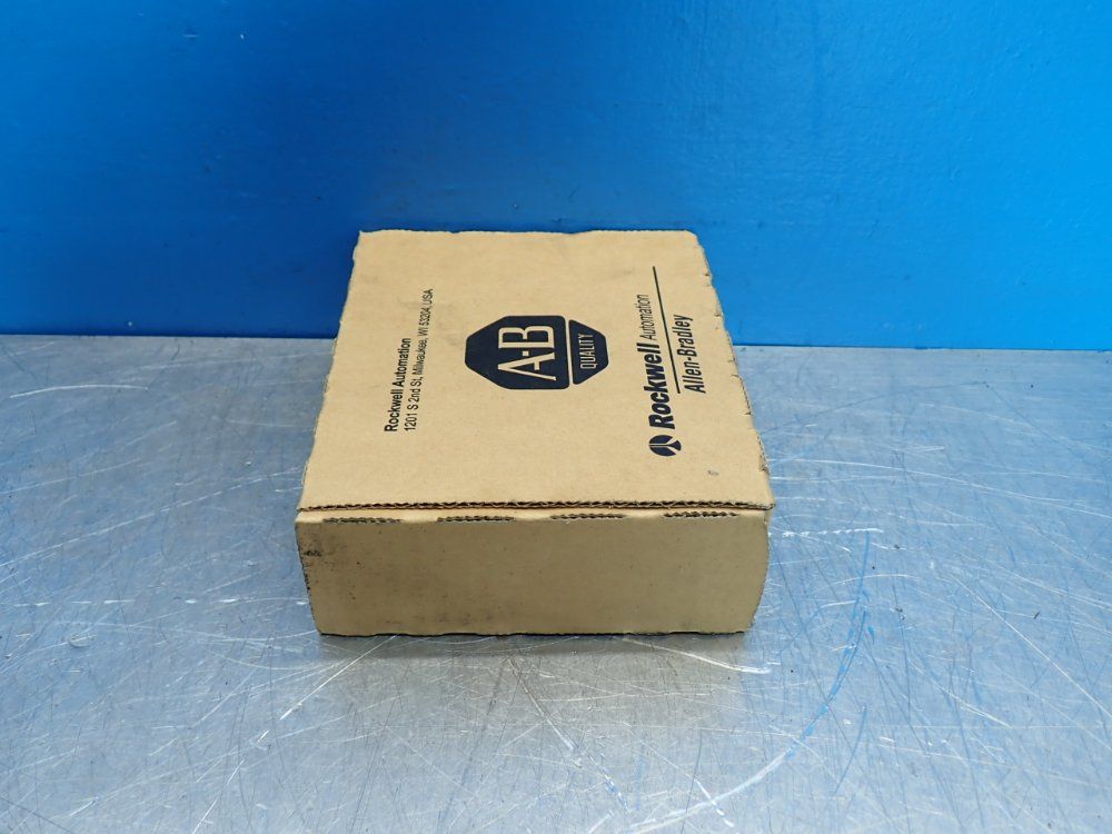 Allen Bradley Compactlogix Output Module - 1769-oa8