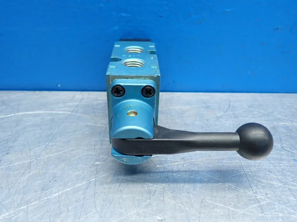 Mac Manually-actuated Spool Valve - 180022-112-0001