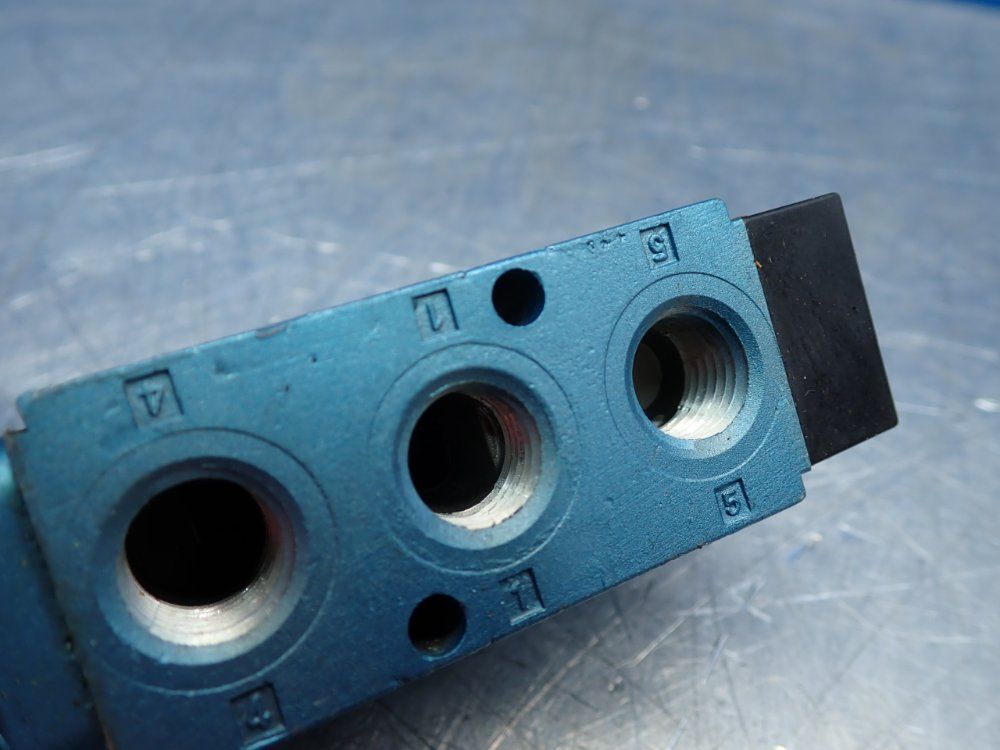 Mac Manually-actuated Spool Valve - 180022-112-0001