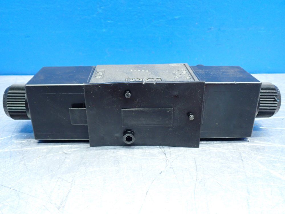 Parker 5000psi Hydraulic Direct Solenoid Valve - D1vw001cnyw