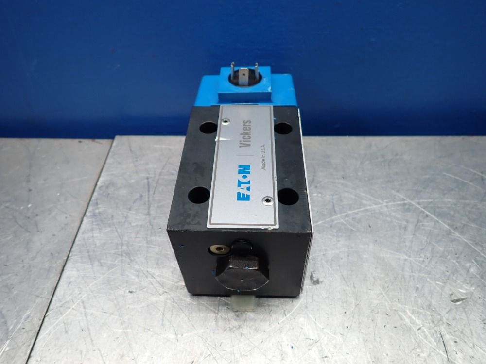 Eaton 4500psi Solenoid Operated Directional Control Valve - Dg4v4-012a-m-u-b5-10