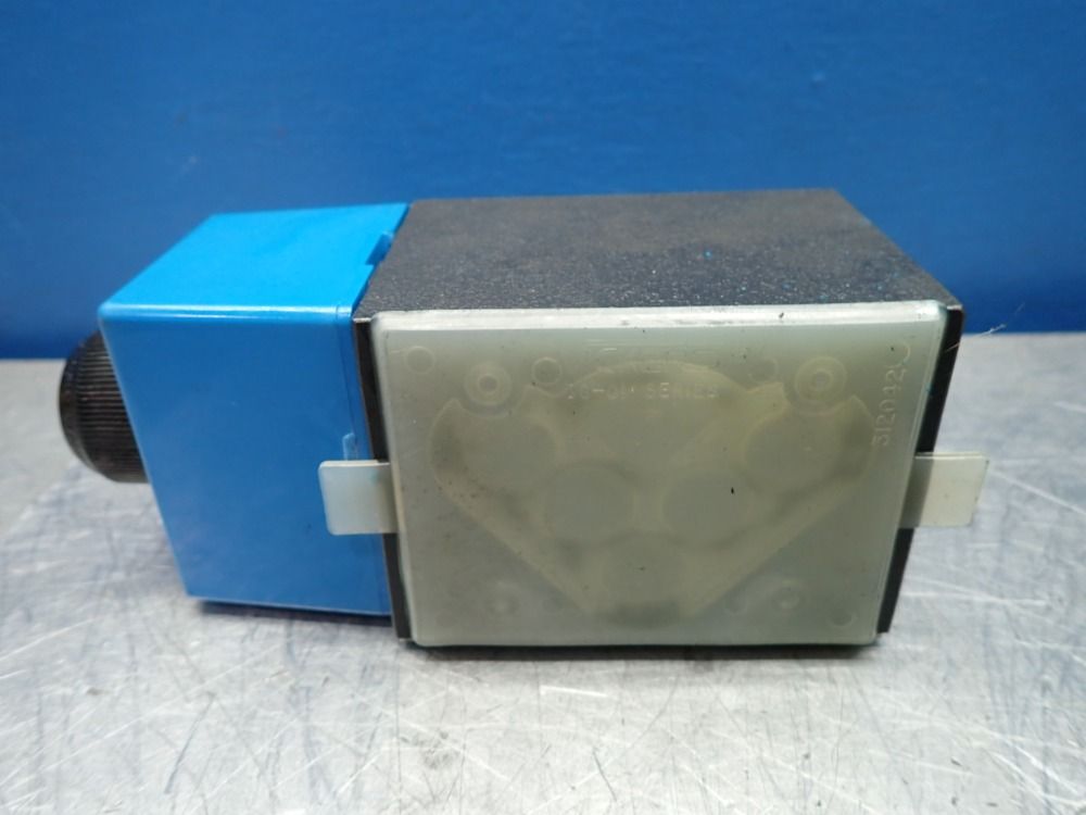 Eaton 4500psi Solenoid Operated Directional Control Valve - Dg4v4-012a-m-u-b5-10