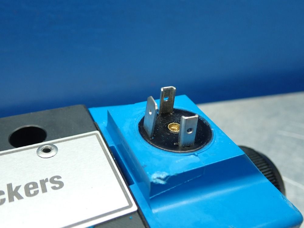 Eaton 4500psi Solenoid Operated Directional Control Valve - Dg4v4-012a-m-u-b5-10