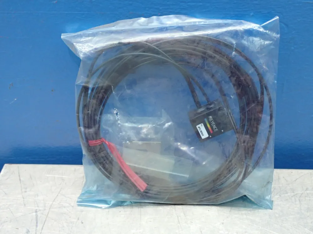 Keyence Photoelectric Sensor - Cz-h32