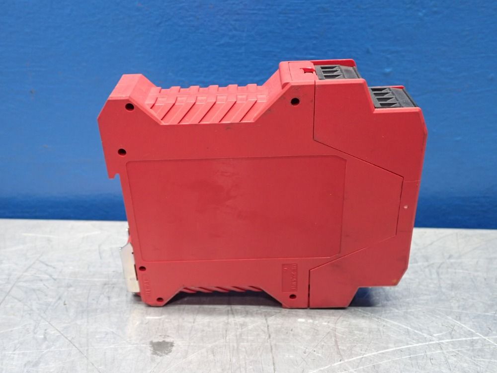 Allen Bradley Safety Relay - 440r-n23132