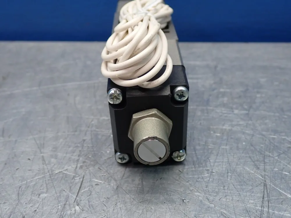 Smc Directional Air Valve - Nvs4214-0009f