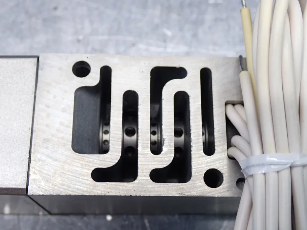 Smc Directional Air Valve - Nvs4214-0009f