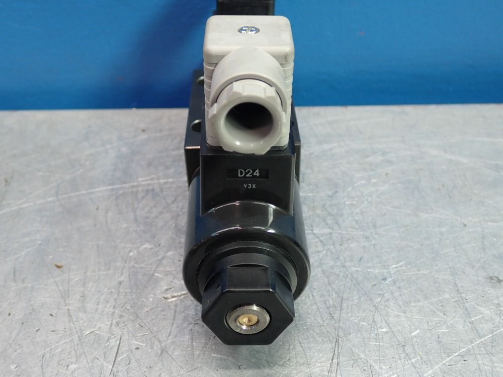 Yuken Direct Valve - Dsg-01-3c60-d24-n-70