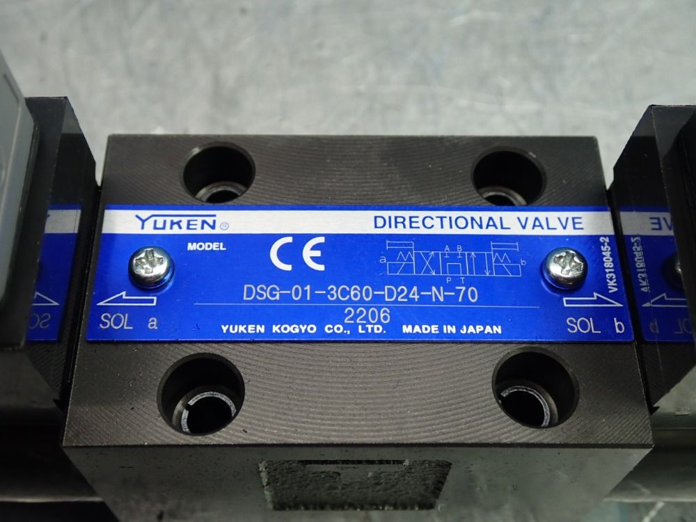 Yuken Direct Valve - Dsg-01-3c60-d24-n-70