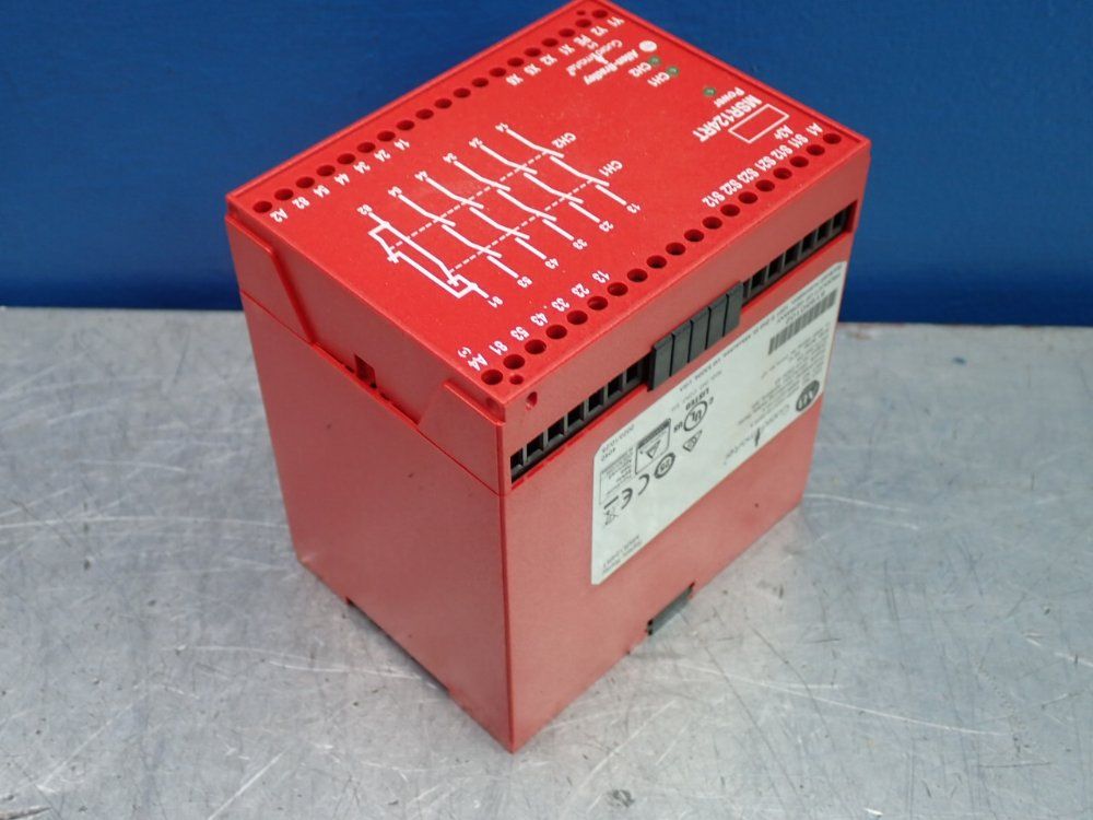 Allen Bradley Monitoring Safety Relay Module - 440r-g23110
