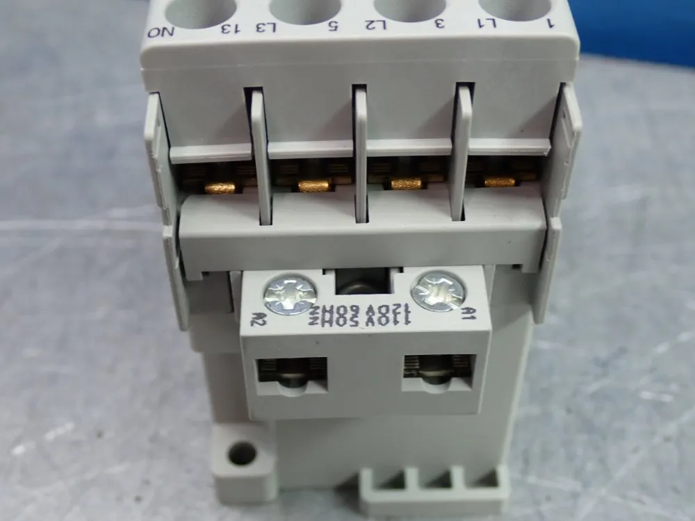 Allen Bradley Contactor - 100-c09d10