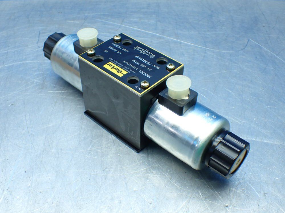 Parker Hydraulic Directional Control Valve - D3w4cnjw